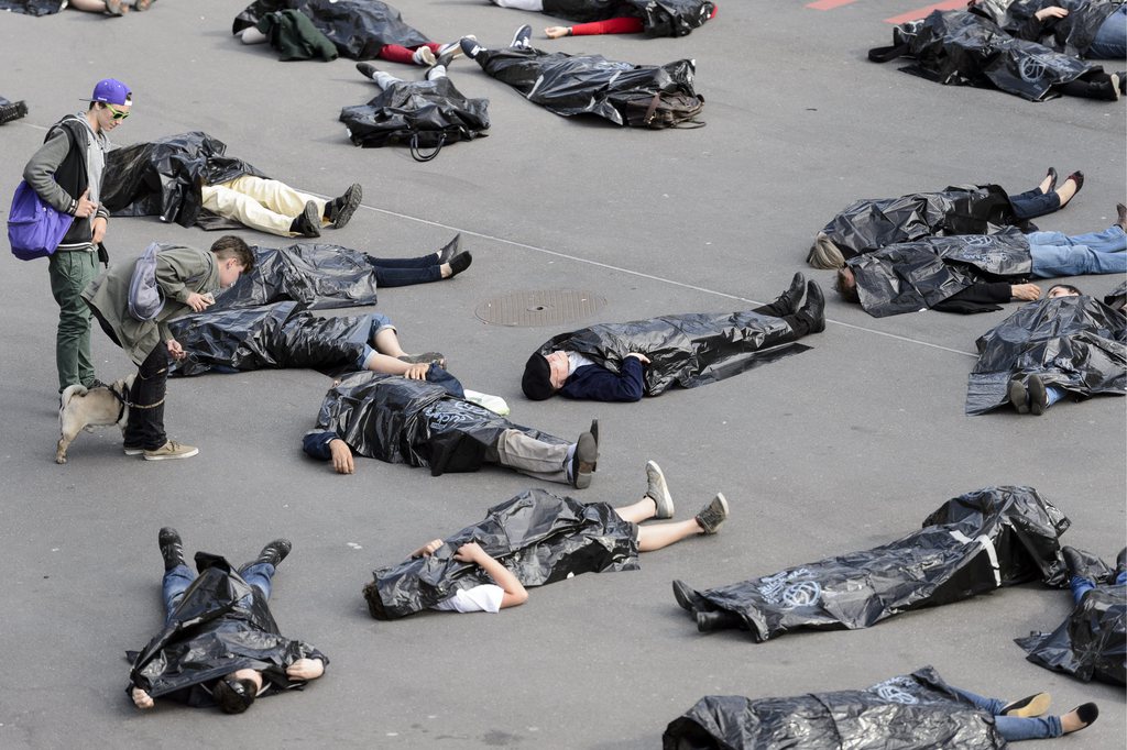 Corpses Protest Against Asylum Reform SWI Swissinfo Ch   Bd15046495e8348a8f6a4dea215511a8 171359550 35811036 Data 