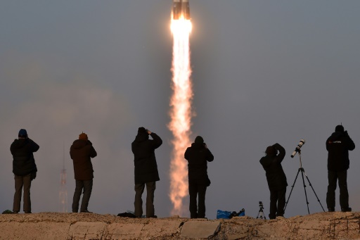 Nave Soyuz Com Três Astronautas Se Acopla Manualmente à Iss Swi Swissinfoch 3132