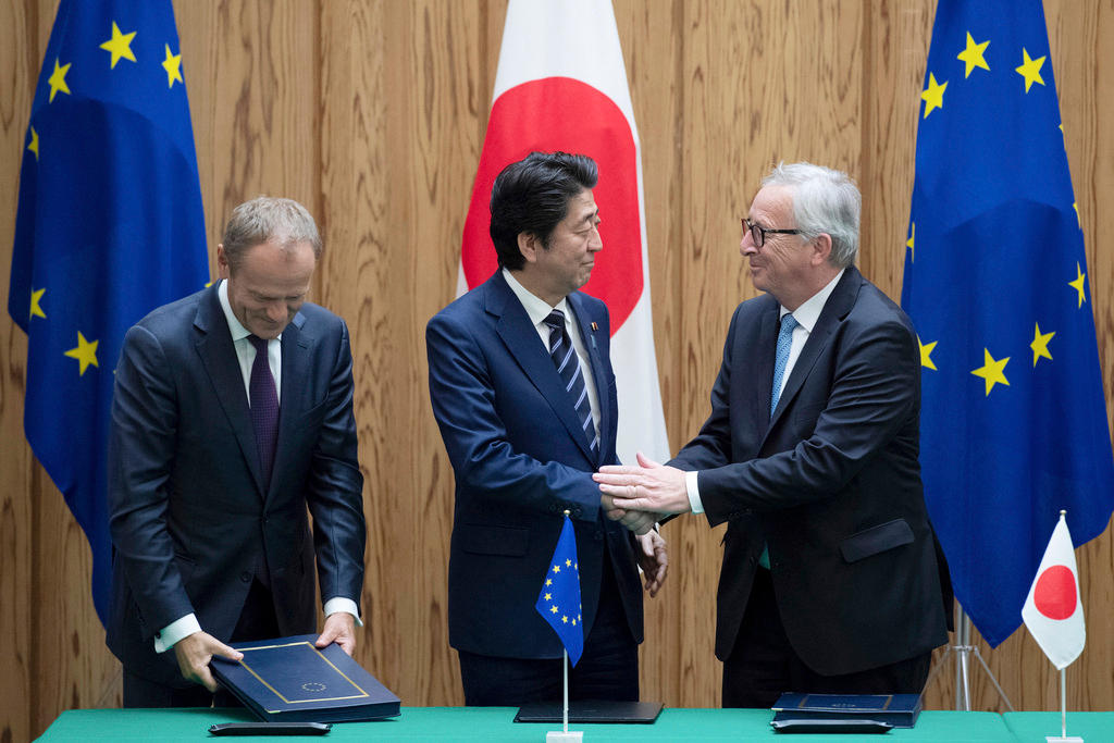 EU and Japan officials sign free trade deal
