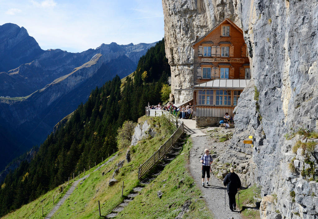 The Äscher-Wildkirchli guest house in Alpstein