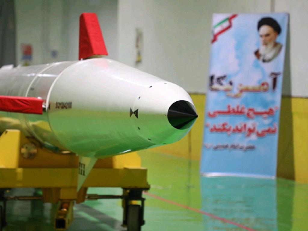 Iran Svela Missile Balistico Dezful, 'gittata Di 1.000 Km' - SWI ...