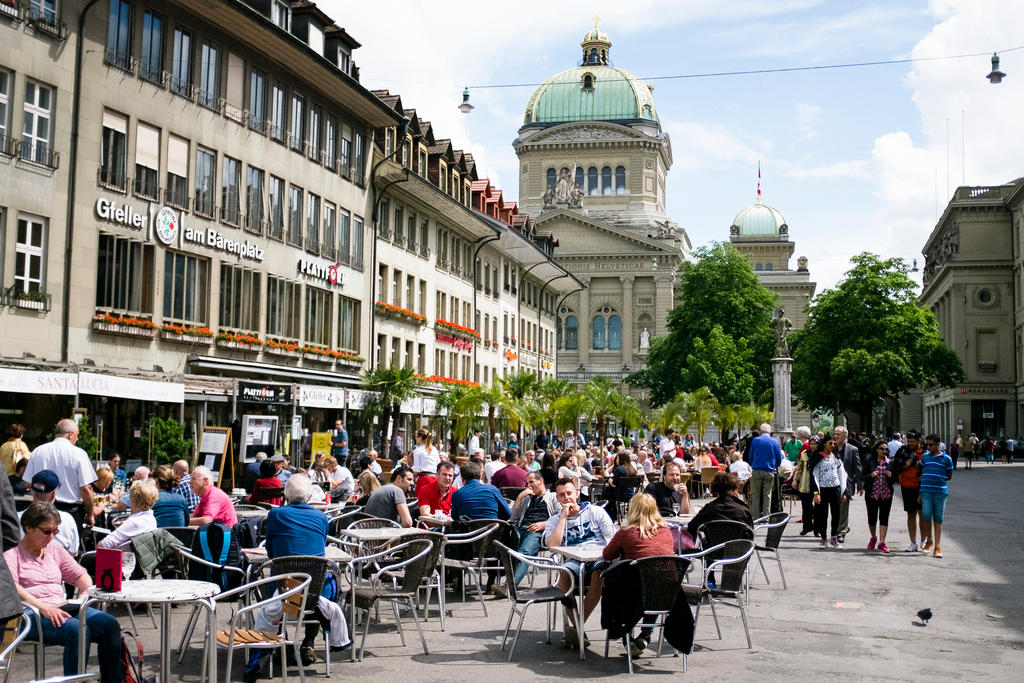 瑞士首都伯尔尼市中心的咖啡文化。