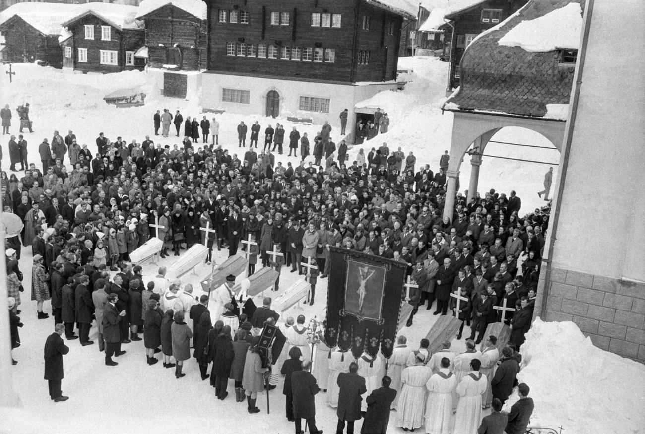 1970年2月28日，為當地受害者舉行的葬禮。