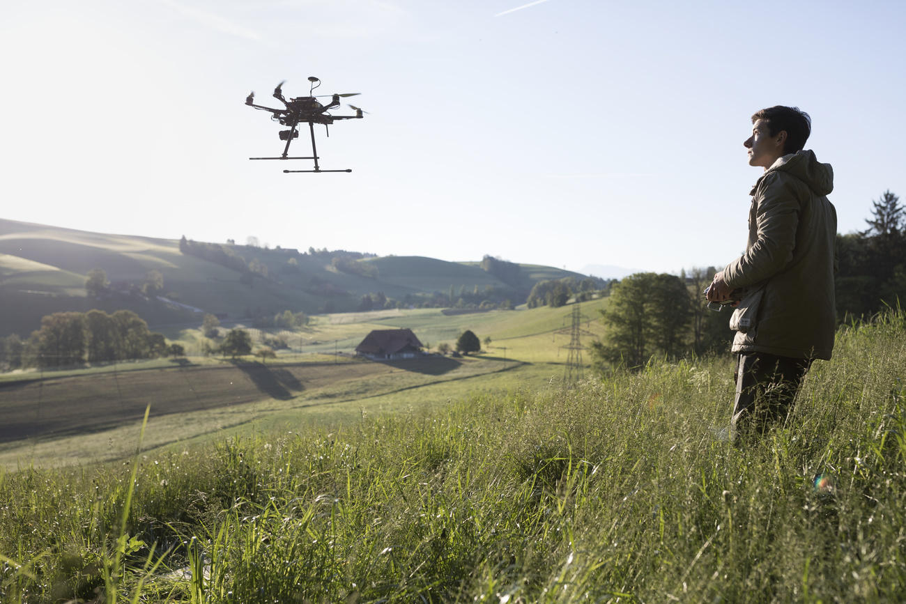 瑞士的学生看到了无人机技术在农业中的潜力。
