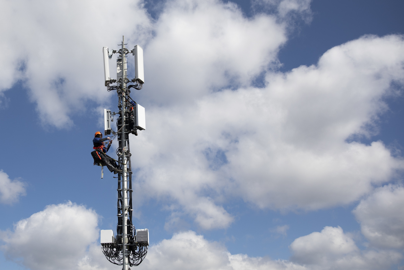 Power of 5G antennas revealed as political decision