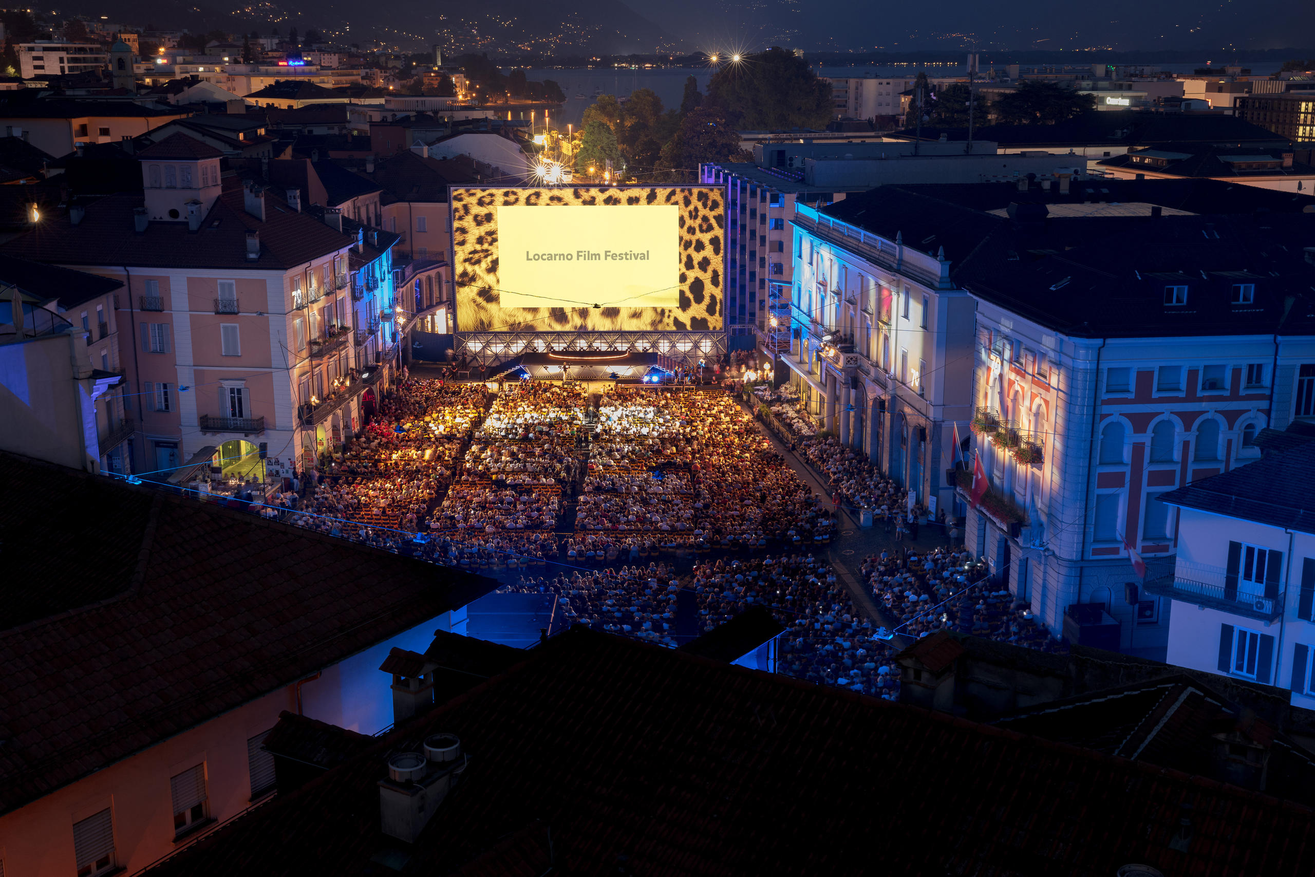 Vista aérea de la Piazza Grande durante el Festival de Cine de Locano