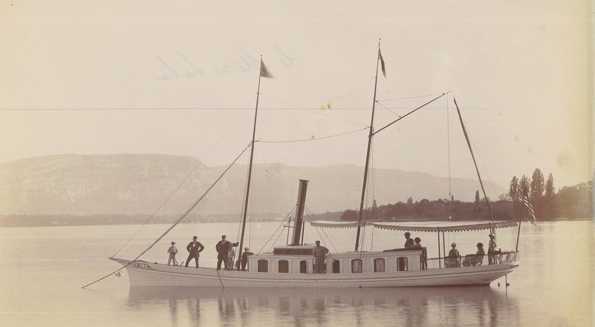 Ancien bateau sur le lac Léman.