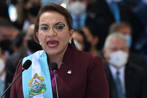 Xiomara Castro asume la presidencia y propone refundar un Honduras