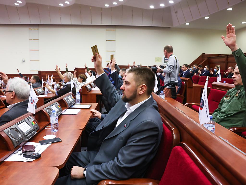 Russisches Parlament Ratifiziert Anerkennung Ostukrainischer Gebiete ...