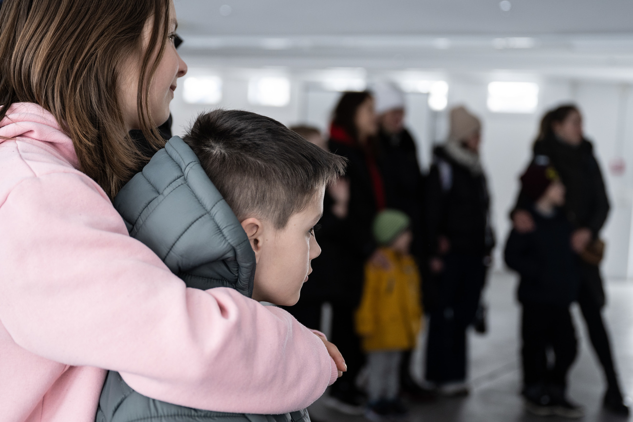 烏克蘭難民主要是婦女和兒童。瑞士要想得益於這些女性的職場技能，就必須解決兒童托育機構名額短缺的問題。