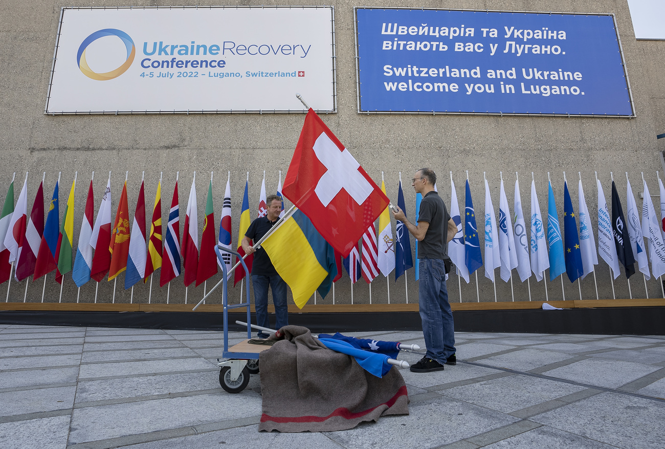 Fachada de sede de la conferencia para la recuperación de Ucrania