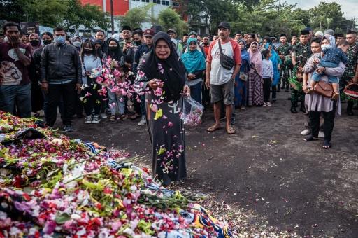 La Policía Indonesia En El Punto De Mira Tras Estampida Que Dejó 131 Muertos En Un Estadio Swi 7360