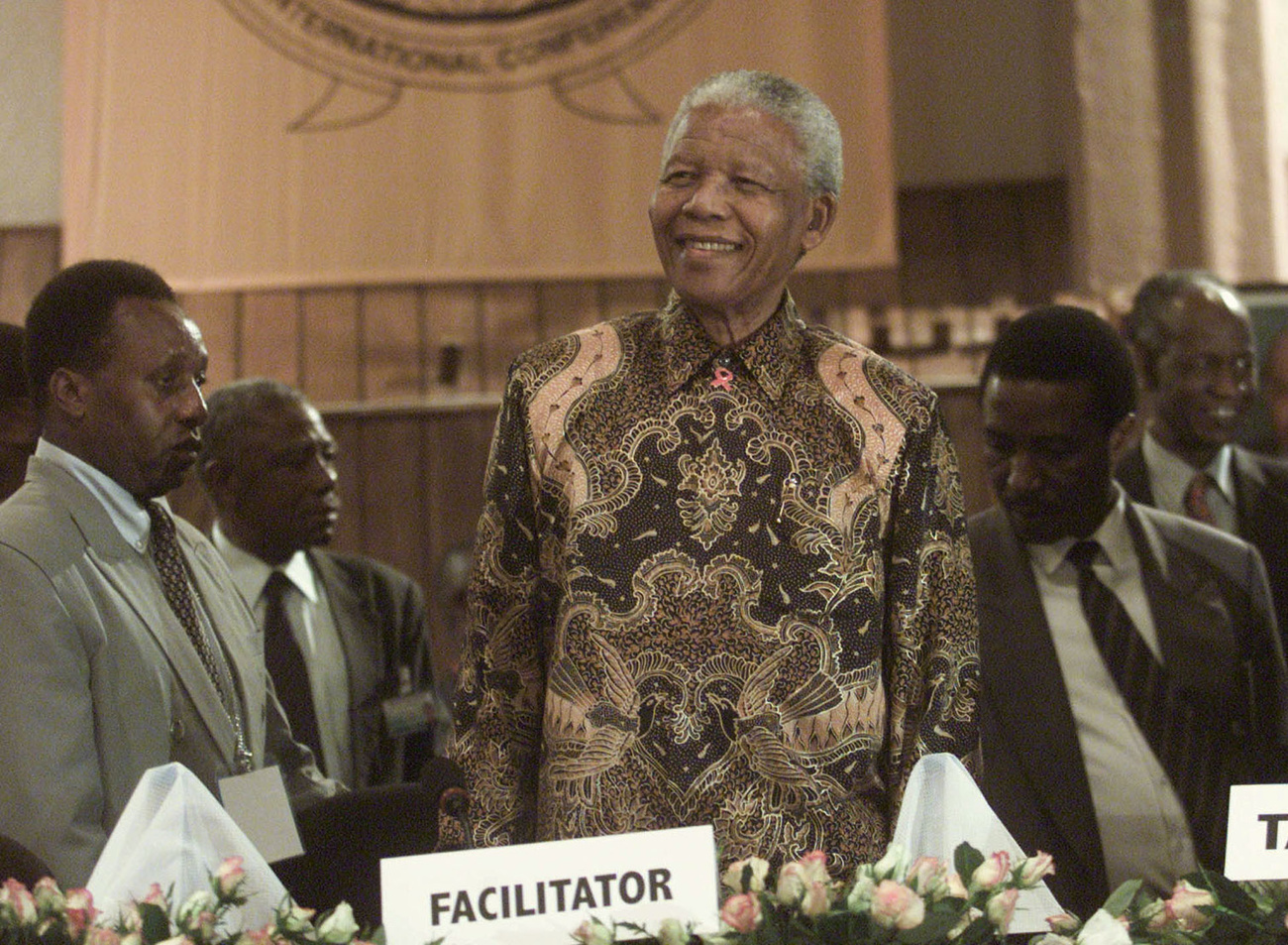 Nelson Mandela lors des négociations de paix pour le Burundi
