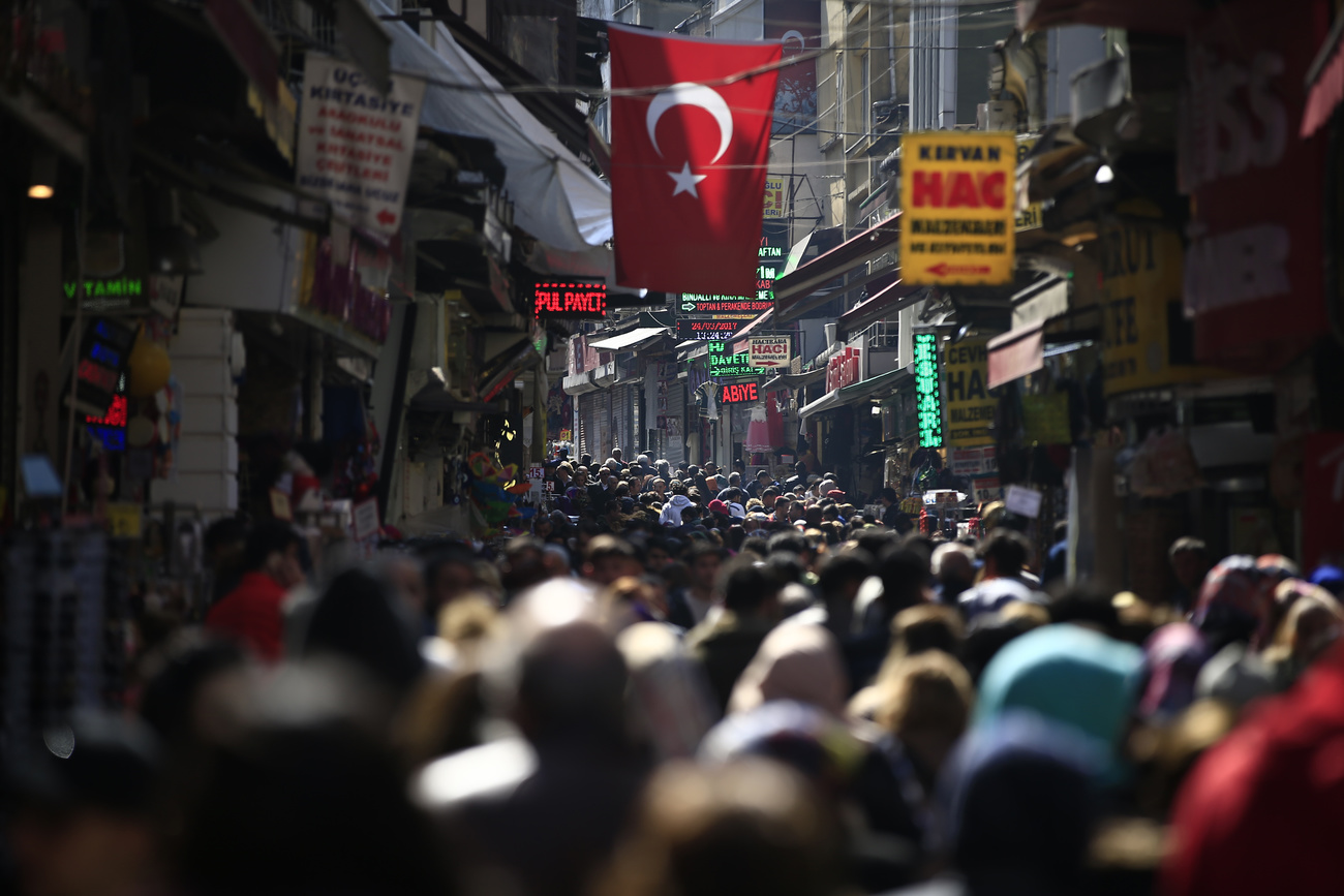 A crowded street in Iinstanbul