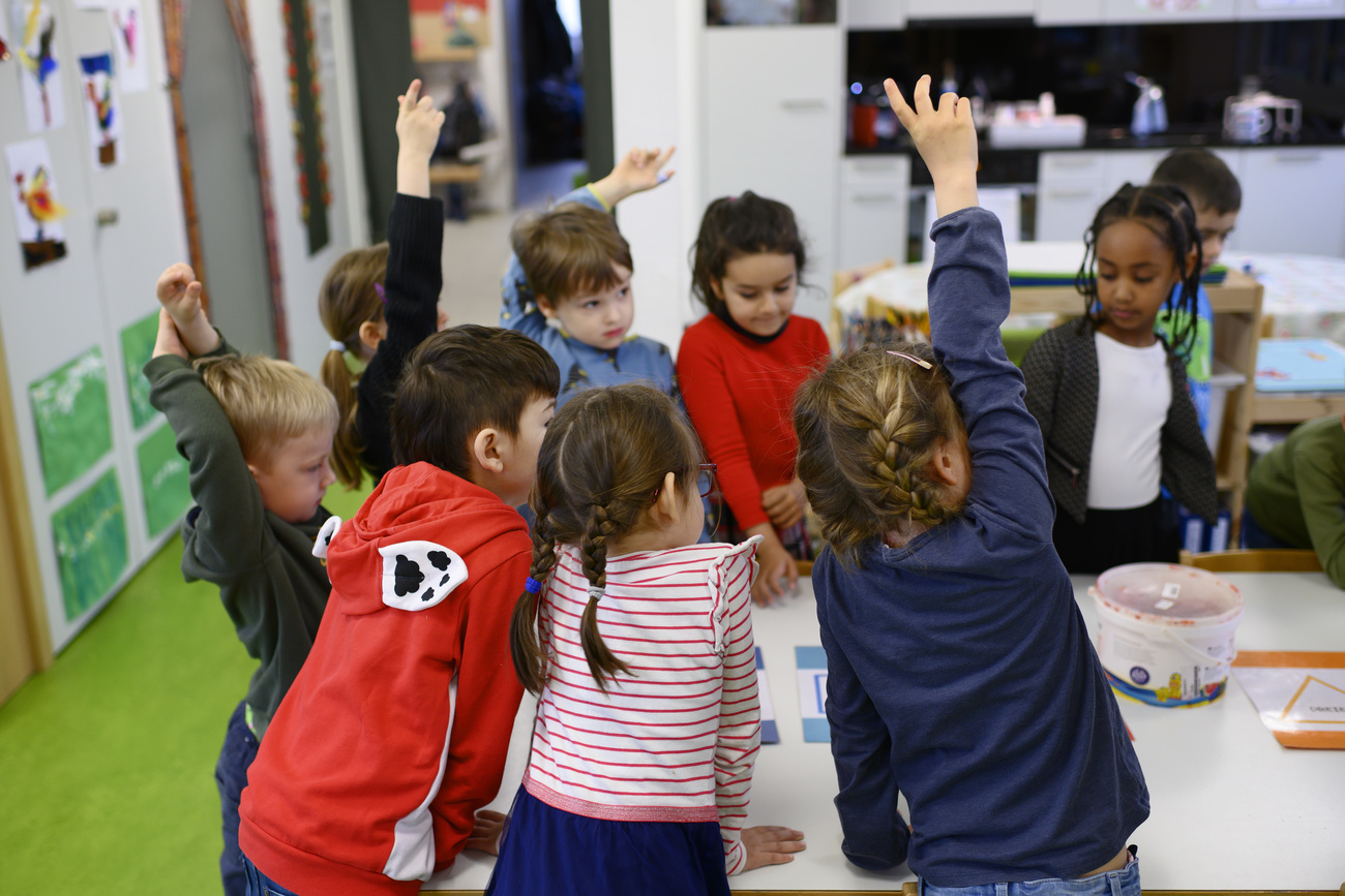 Bambini in un asilo di Suhr nel canton Lucerna.