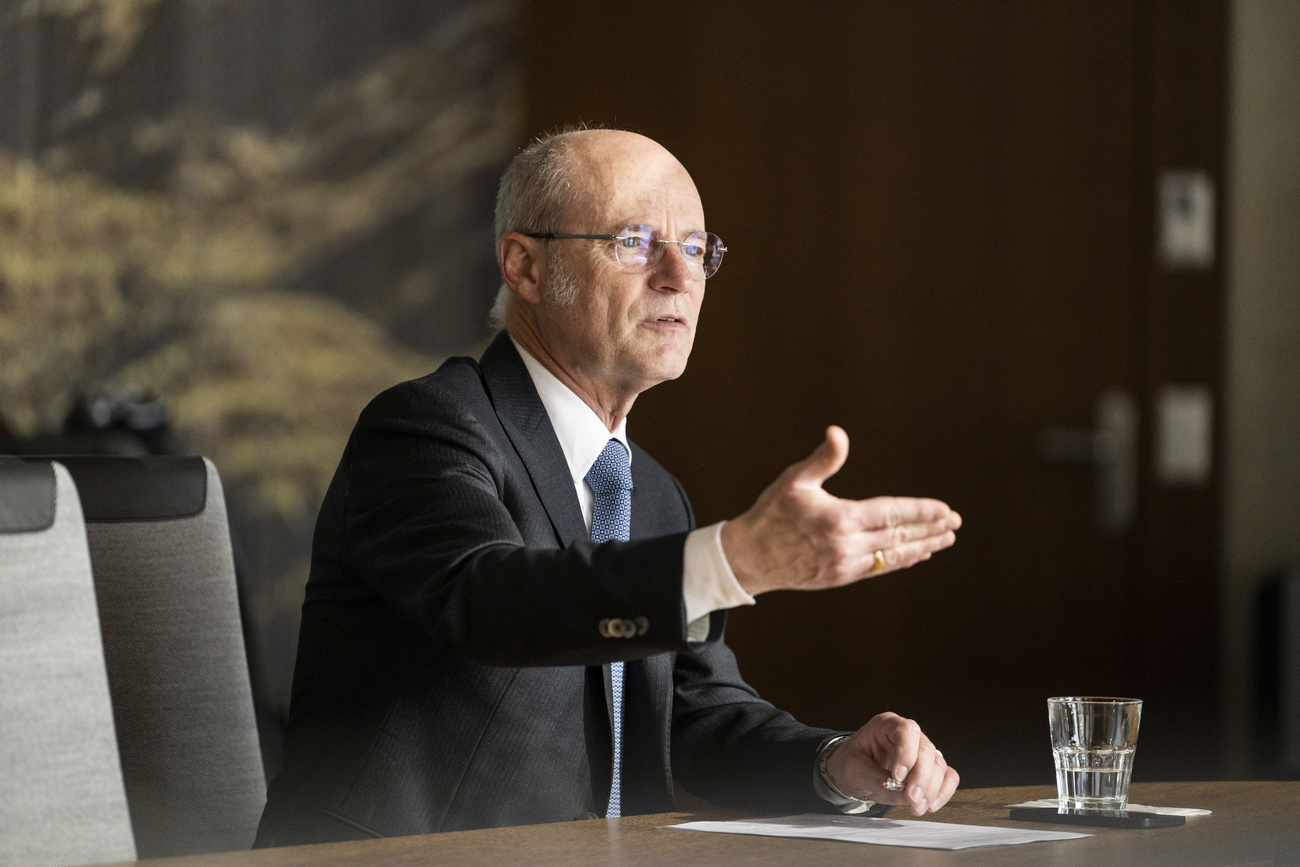 Photo of Stefan Blättler talking