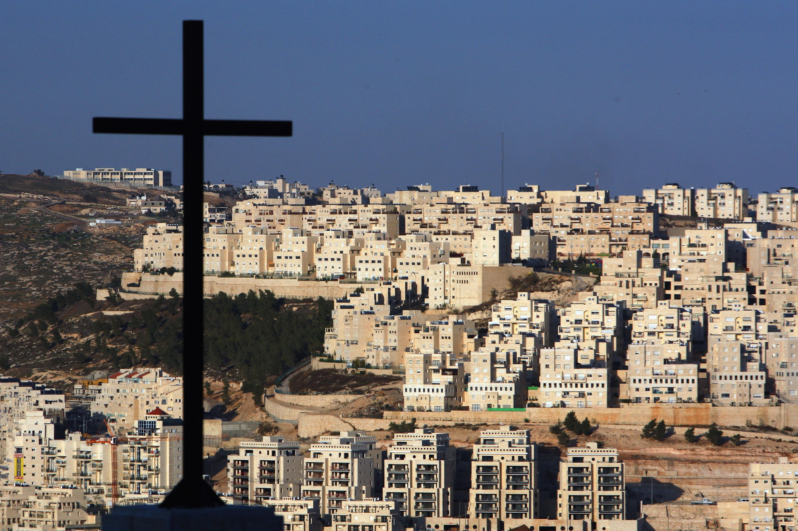 东耶路撒冷地区备受争议。照片摄于2007年，从霍马山(Har Homa)地区俯瞰约旦河西岸的圣经小镇伯利恒(Bethléem)。