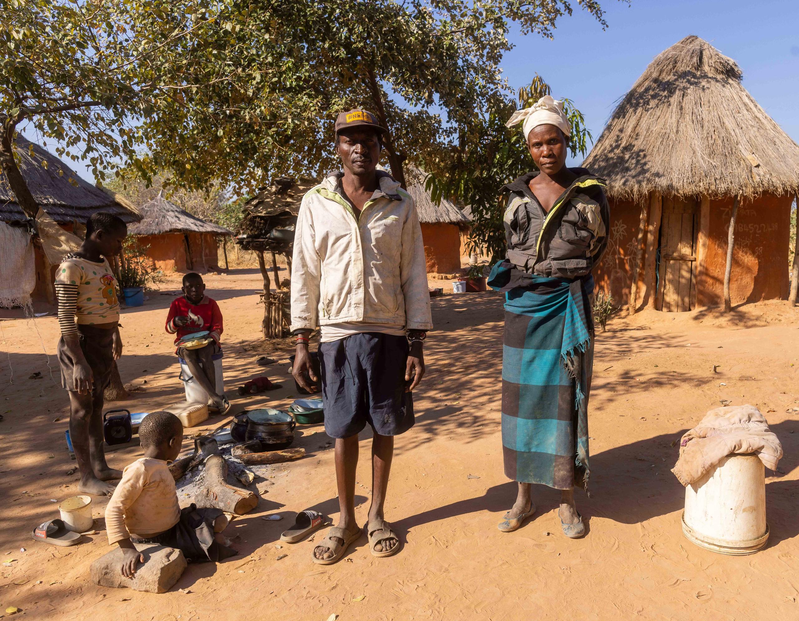 Porträtbild: Matricks Dzomba und Loveness Nyungure, Bauern