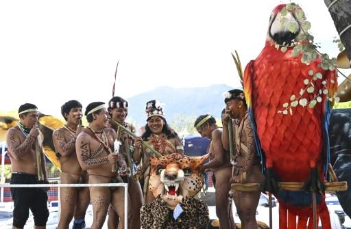 Caravana de ind genas recorre Ecuador para promover la defensa del