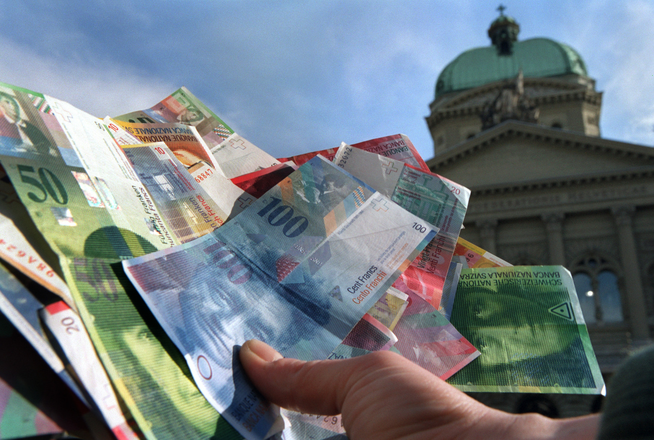 money in front of the Swiss federal government