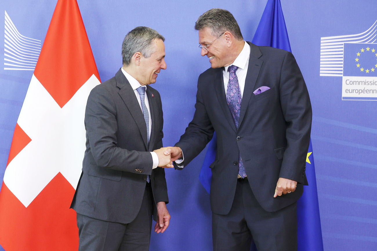 2023年7月，瑞士外交部長伊尼亞齊奧·卡西斯(Ignazio Cassis)和歐盟委員會副主席馬羅什·塞夫喬維奇(Maros Sefcovic)在布魯塞爾會面。