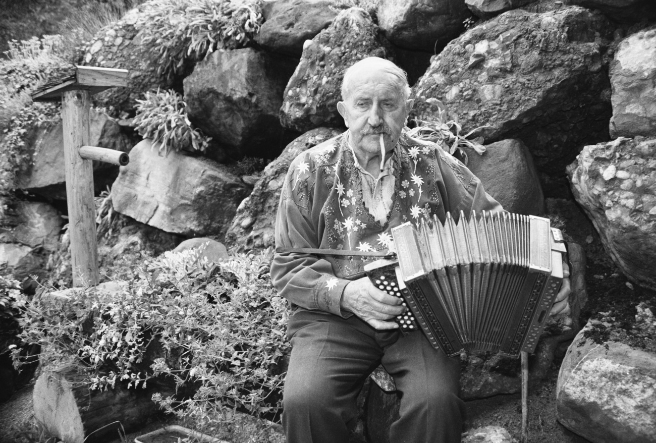 Swiss folk musician Rees Gwerder