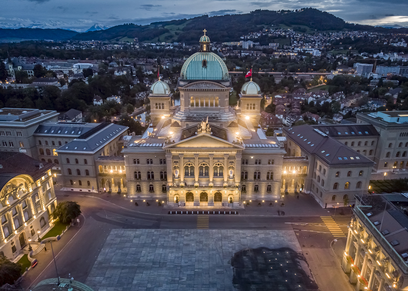 Immagine aerea di Palazzo federale a Berna.