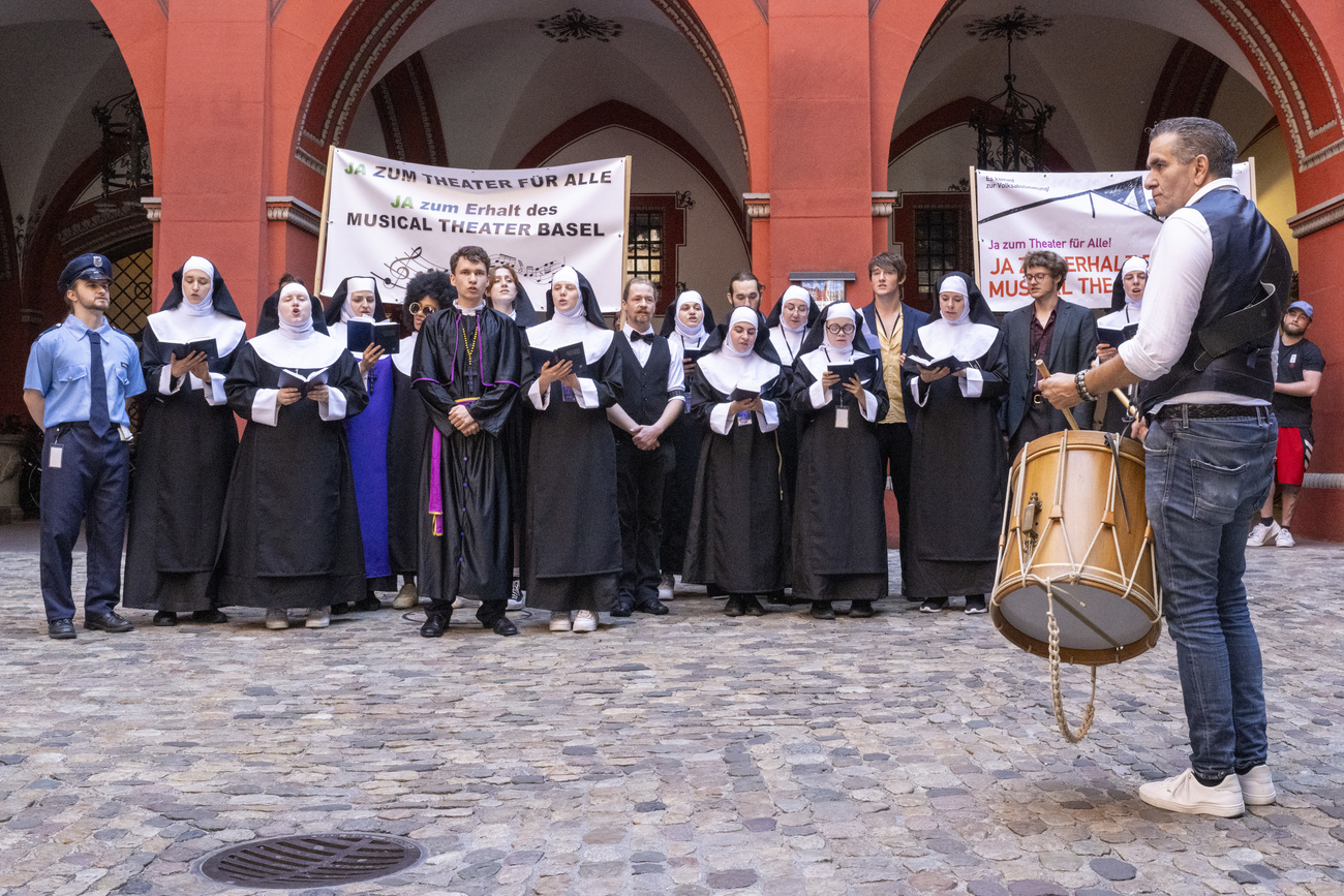 Initiative collectors dressed as nuns