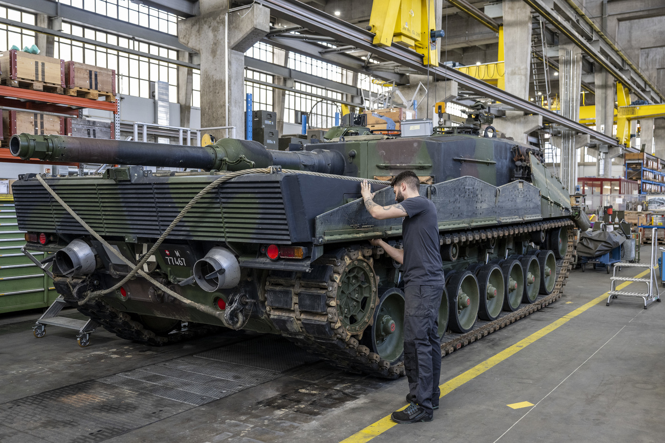 Swiss say Germany can freely dispose of Leopard 2 tanks sold back