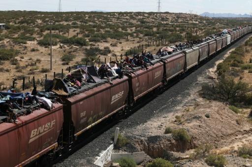 Más de un millar de migrantes arriban en tren a la frontera con EEUU - SWI  swissinfo.ch