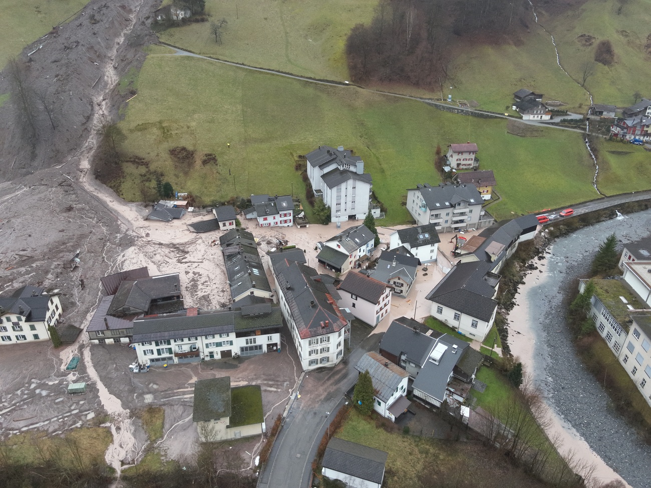 Il villaggio di Schwanden dopo le piogge di agosto 2023.