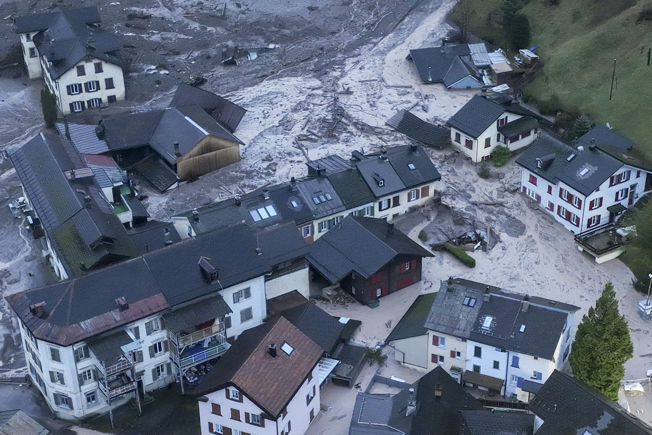 Several people resist evacuation from canton Glarus