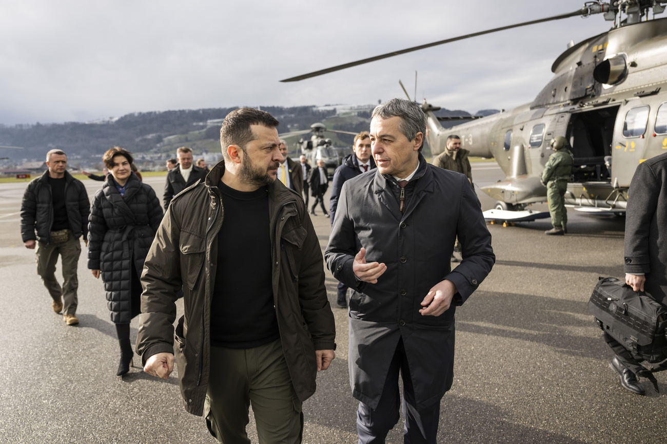 Zelensky e Cassis all'aeroporto di Berna Belp.