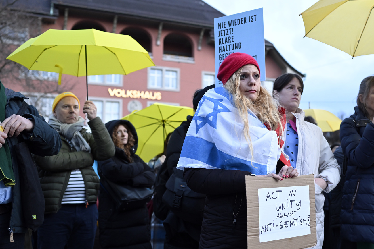 Manifetazione di solidarietà per gli ebrei a Zurigo.
