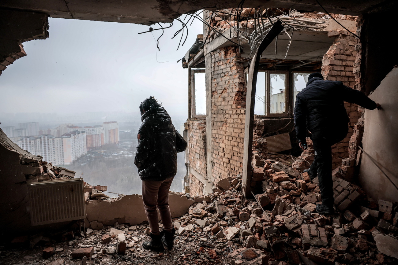 Destruição causada por ataques russos em Kiev,
