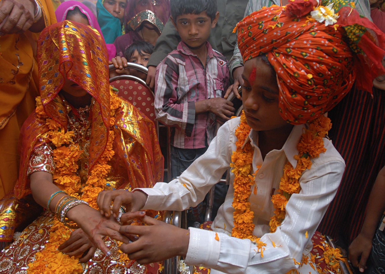 Due sposi dodicenni in India.