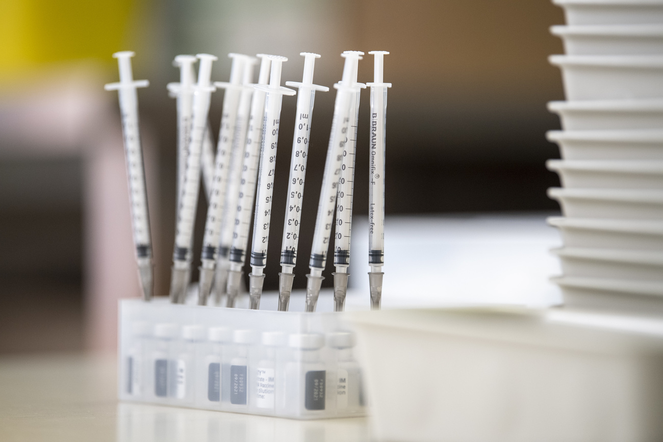 Швейцарский народ большинством в 73,7 % голосов отверг законодательную инициативу «против обязательной вакцинации»