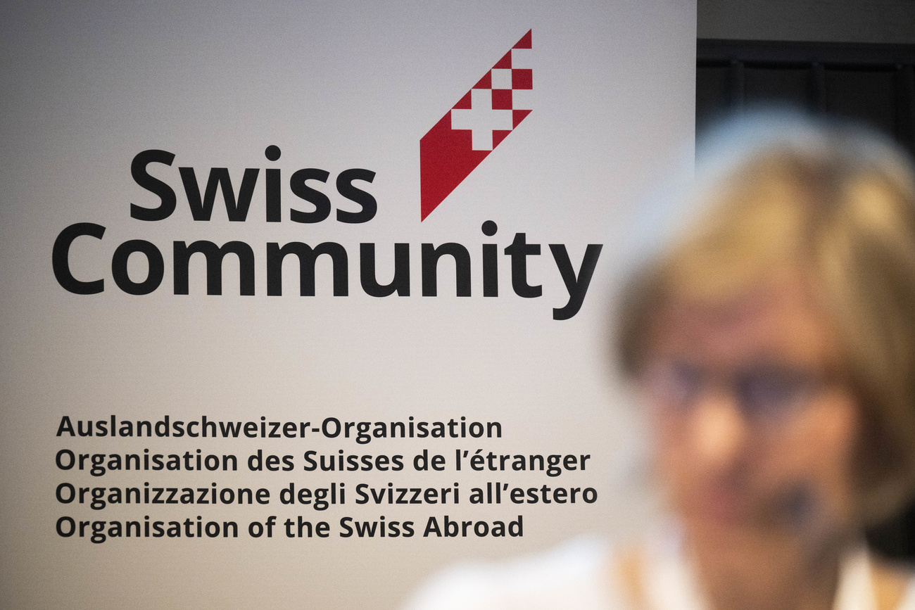 Il logo della'organizzazione degli svizzeri all'estero.