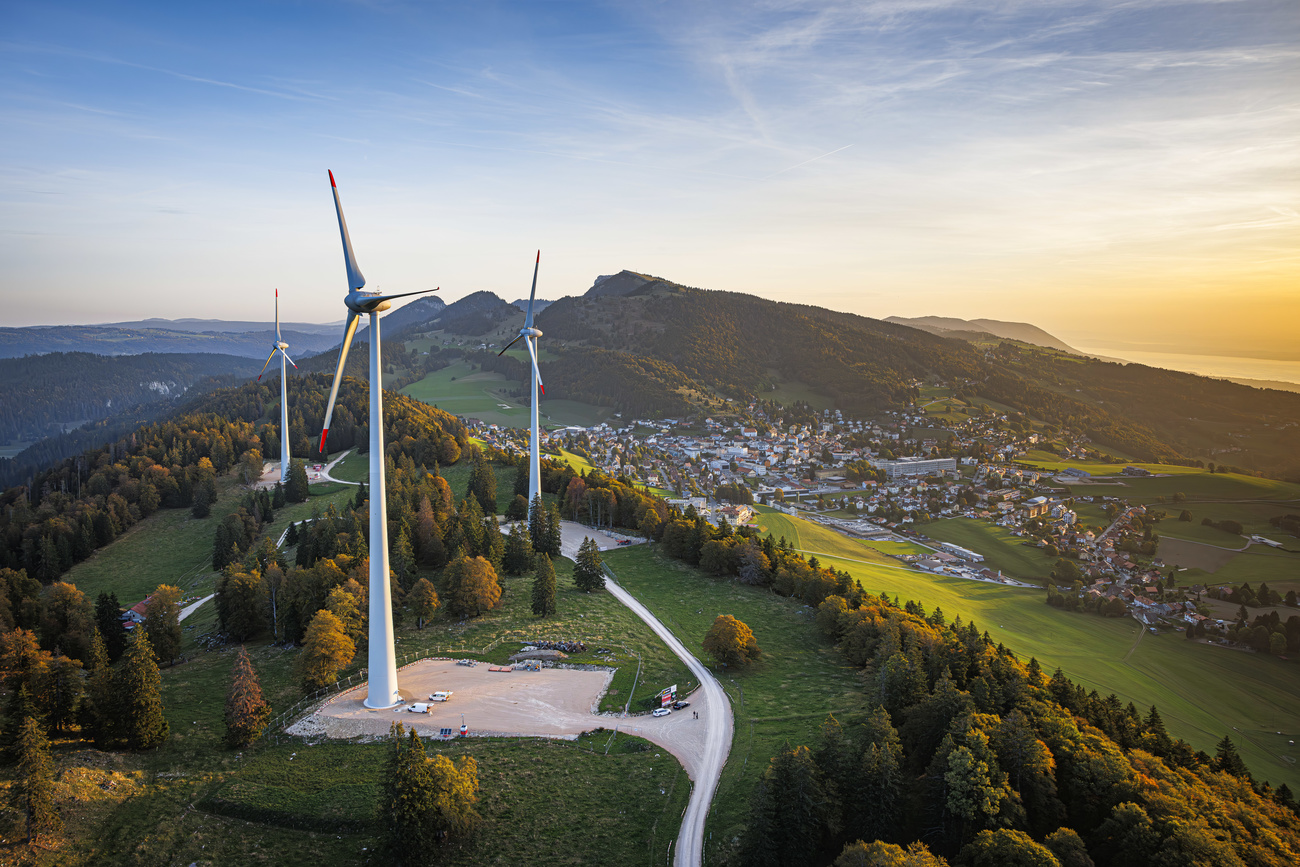Switzerland trails other European nations in solar and wind power 