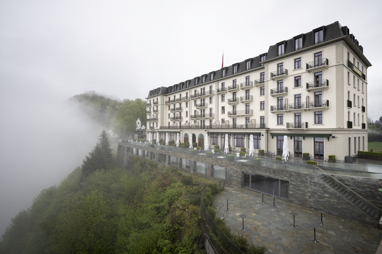 Around 900 people are expected on June 15-16 at the Bürgenstock hotel.