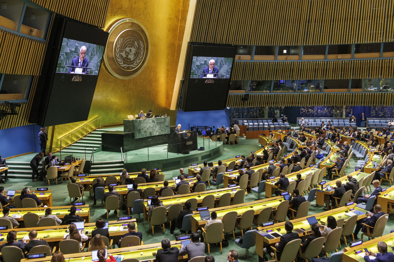 Switzerland abstains from vote on Palestinian bid for full UN membership