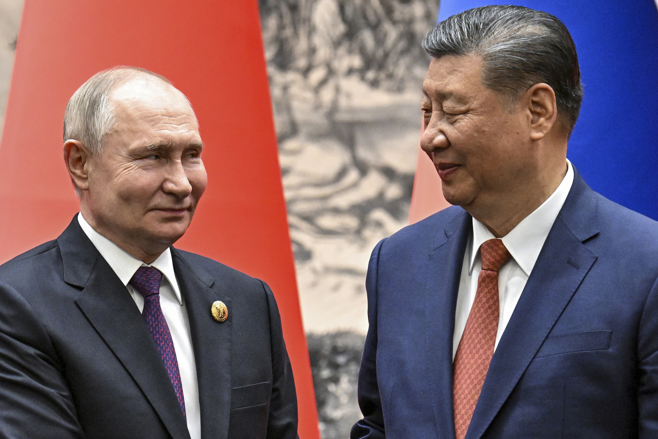 За две недели до начала мирного саммита по Украине в Швейцарии Китай выразил скептическое отношение к участию в нём.
