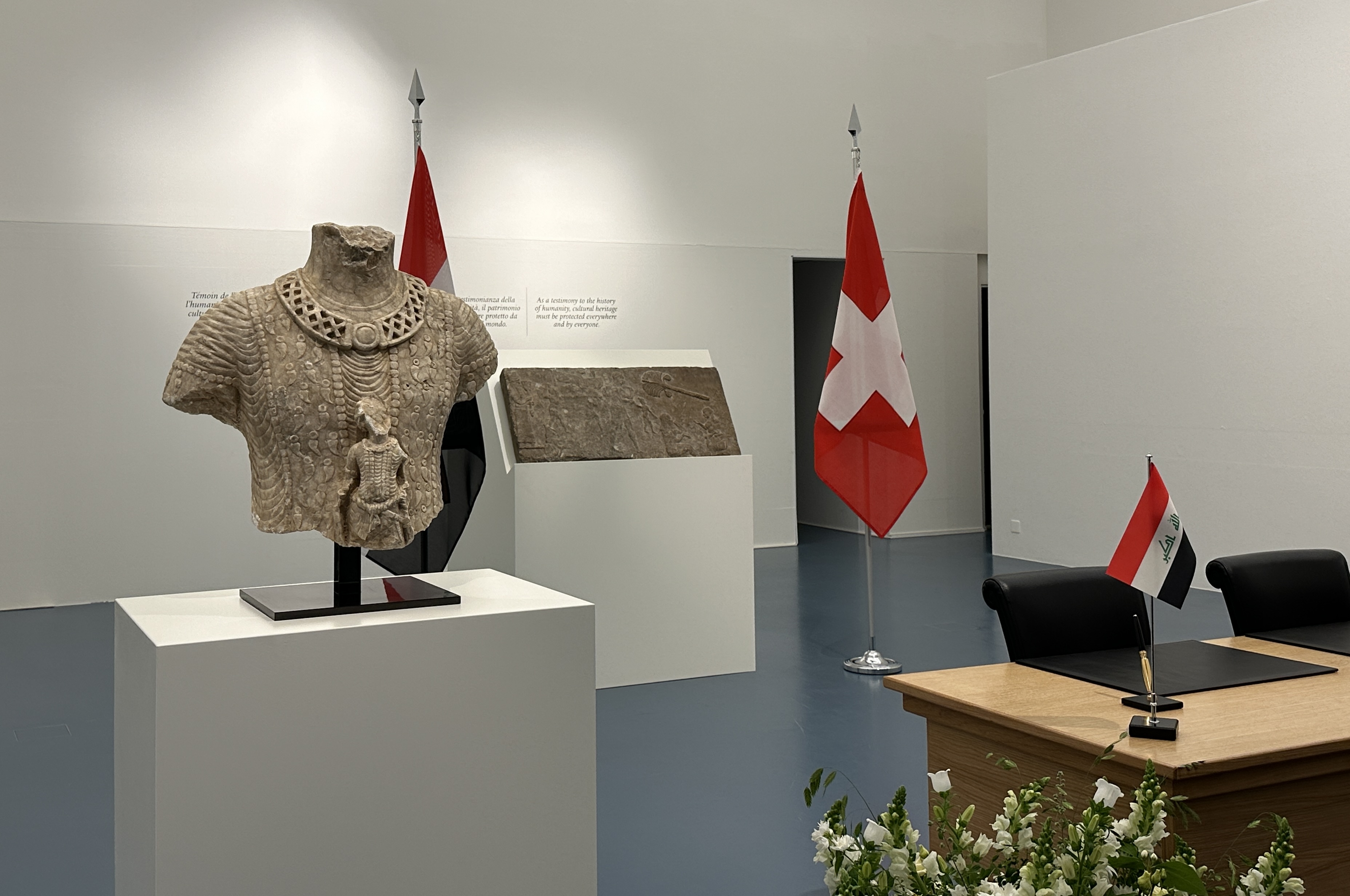 سويسرا تعيد للعراق ثلاث قطع أثرية ثقافية قيّمة.