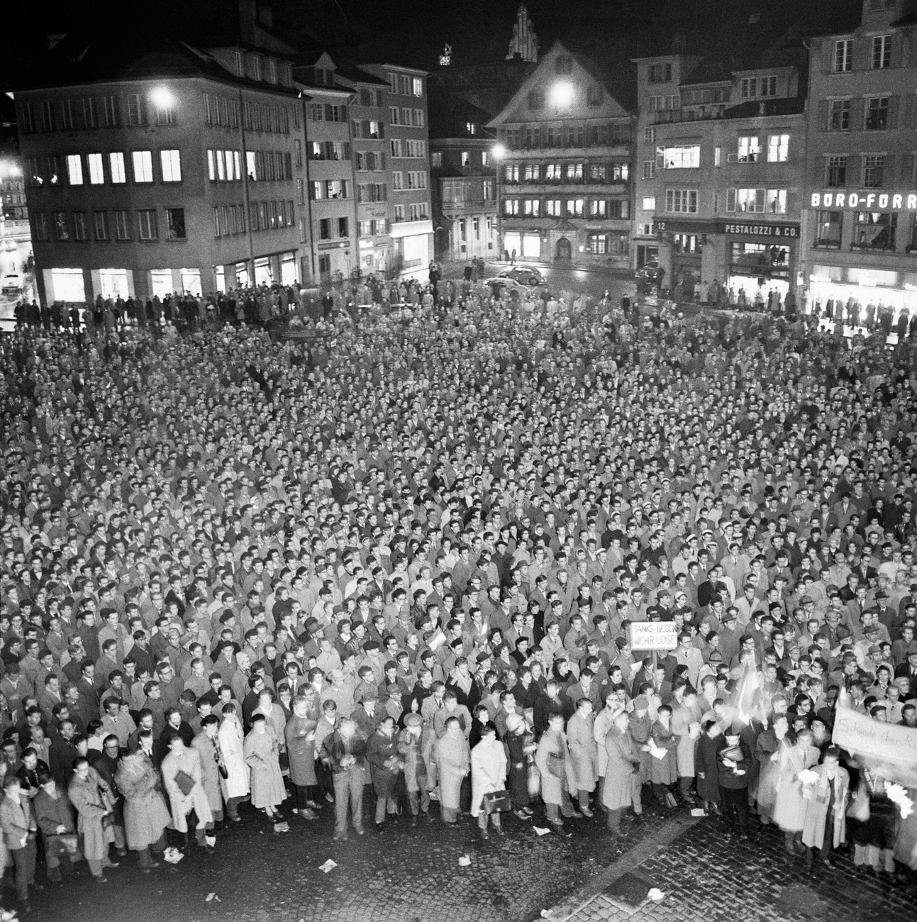 A huge crowd took part in the sympathy rally for the Hungarian uprising at the Muensterhof in Zurich on 29 October 1956.
