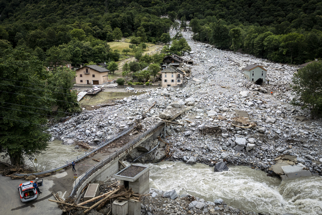 Разрушения в регионе Сорте на юге Швейцарии.