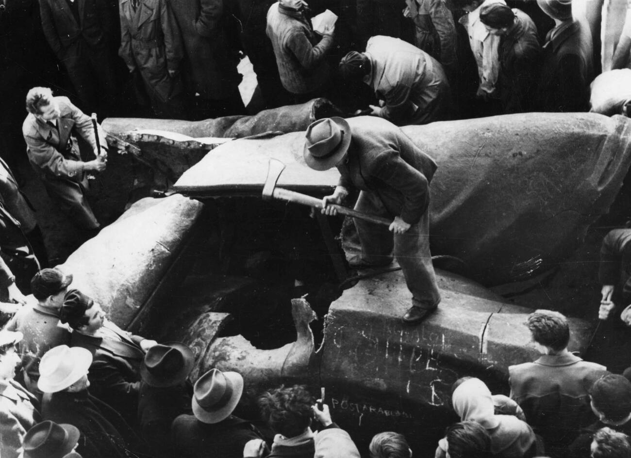 November 3, 1956: the statue of Stalin is destroyed near the National Theatre in Budapest.