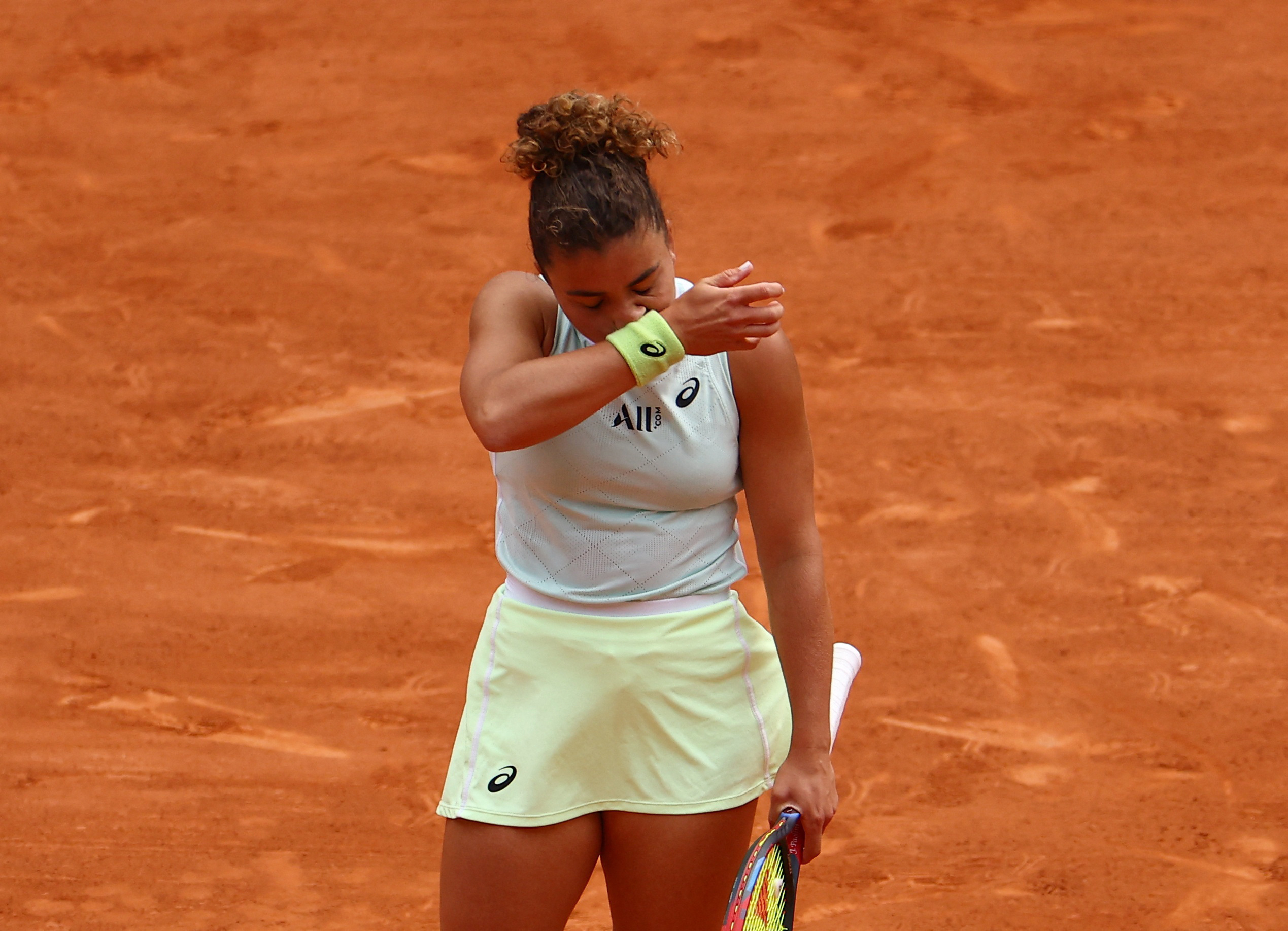 Tennis-Clay queen Swiatek rules again at Roland Garros