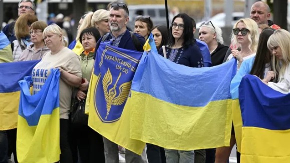 Пока на Бюргенштоке обсуждается мировая политика, украинцы надеются на конкретные результаты.