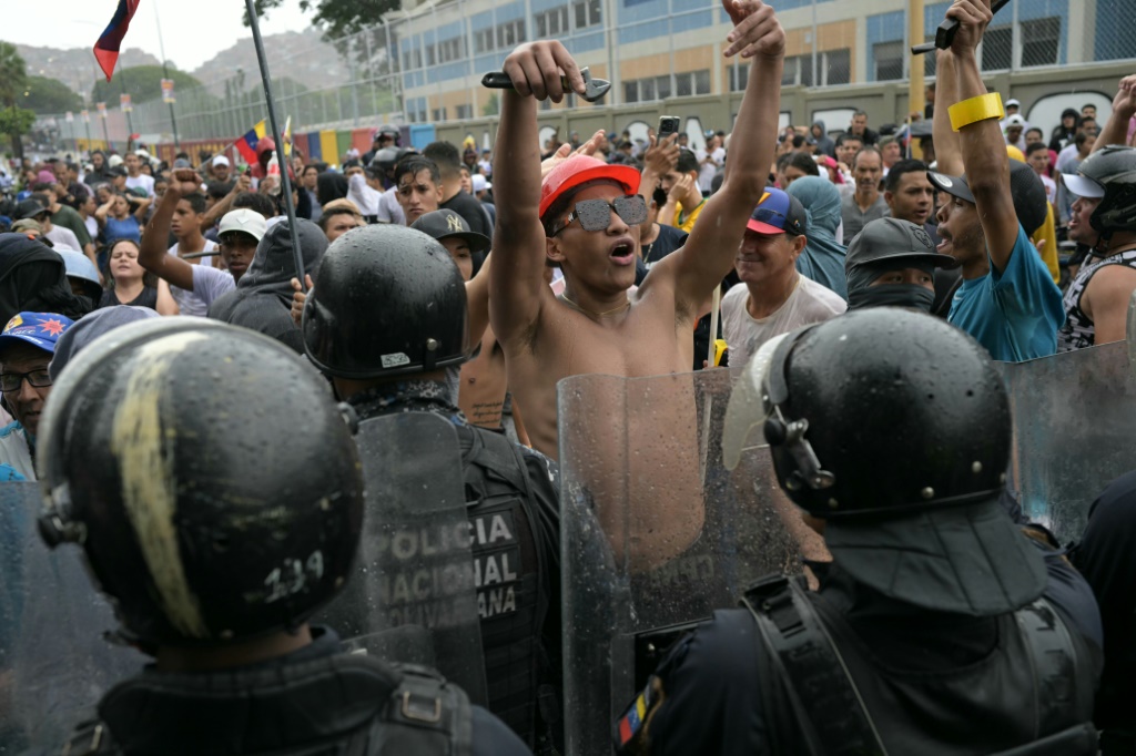 Un muerto en las protestas contra la reelección de Maduro - SWI swissinfo.ch