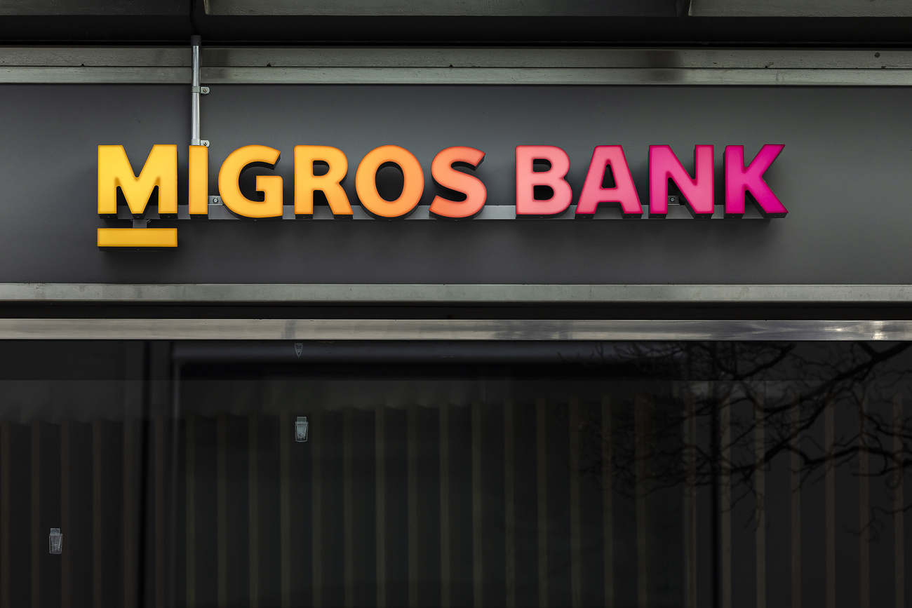 Schriftzug "Migros Bank"
